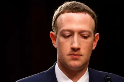 Por el escándalo en Facebook, Zuckerberg irá al Parlamento Europeo