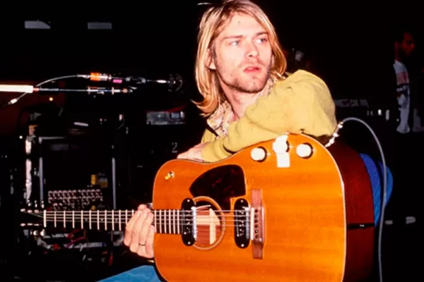 La hija de Kurt Cobain perdió la guitarra de su padre tras su divorcio