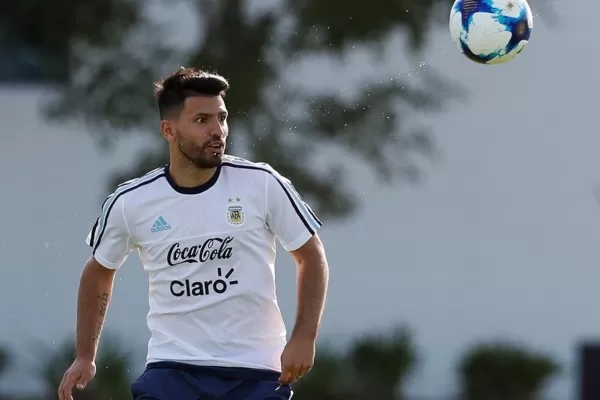 Kun Agüero: Argentina es uno de los tres candidatos a ganar el Mundial