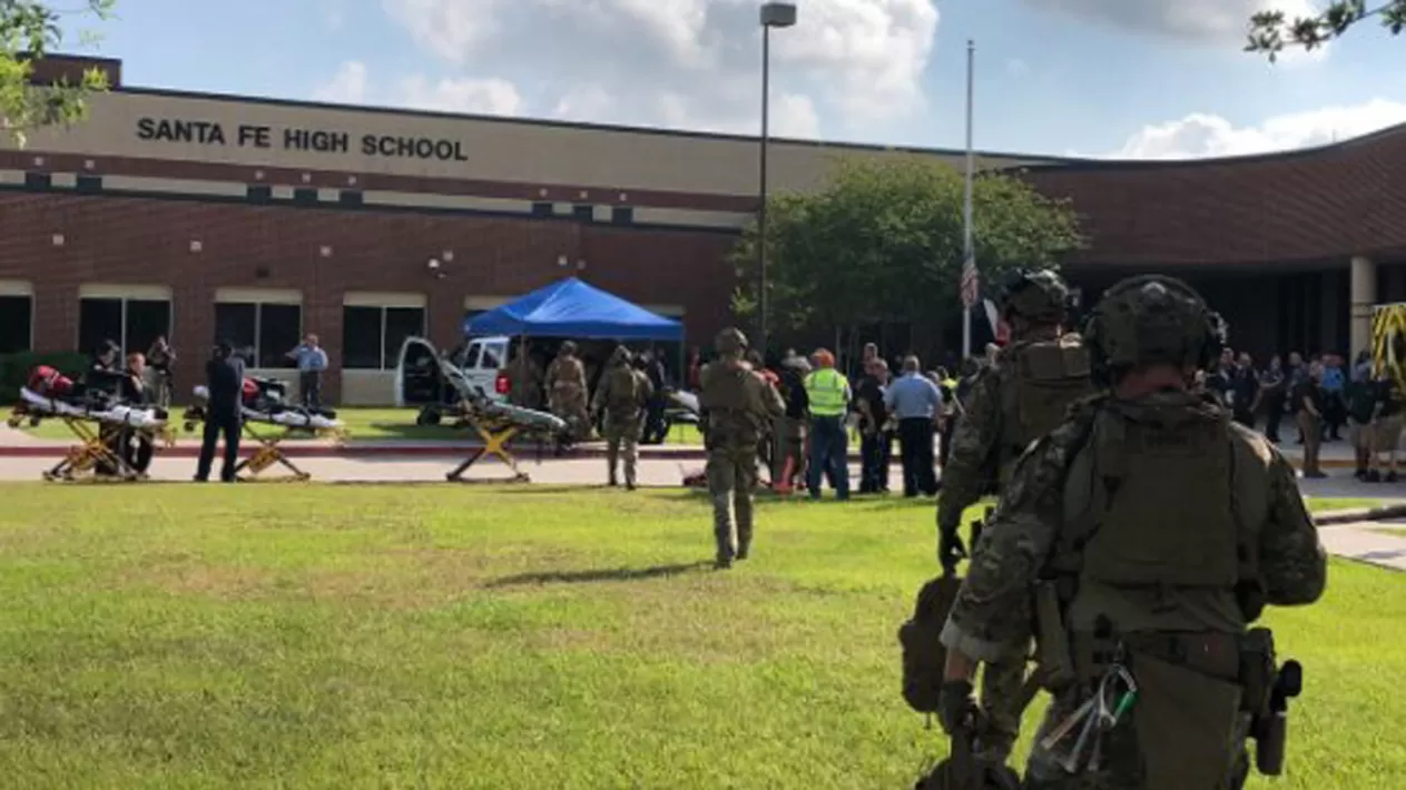 DOLOR. El tiroteo tuvo lugar en una escuela secundaria en el sur de Houston, Texas. (FOTO DE UNIVISIÓN) 