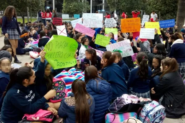 Tras una sentada los alumnos piden que echen a la directora