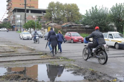 La San Juan se queda sin veredas muy cerca del centro