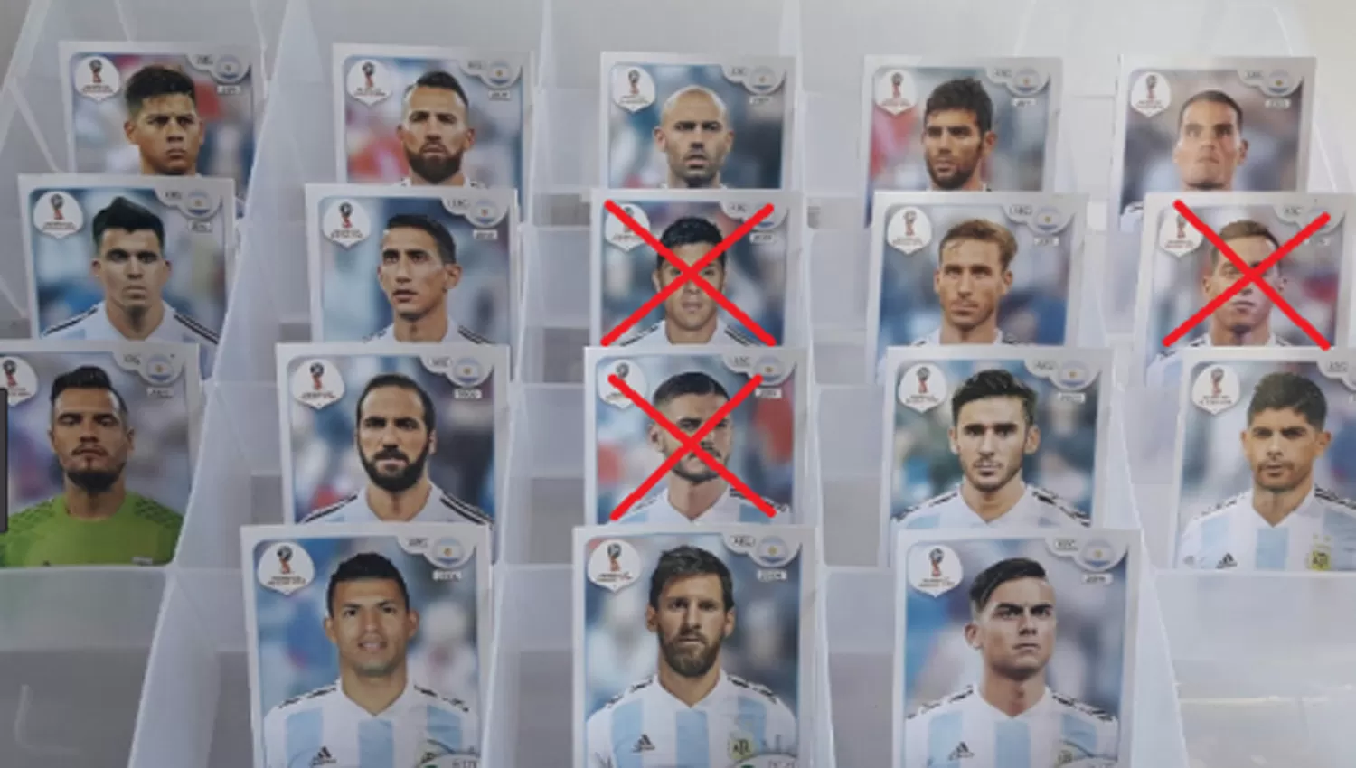 AFUERA. Icardi, Funes Mori y Enzo Pérez son los jugadores argentinos que figuran en el álbum del Mundial pero no estarán en Rusia. (DIARIO MDZ)