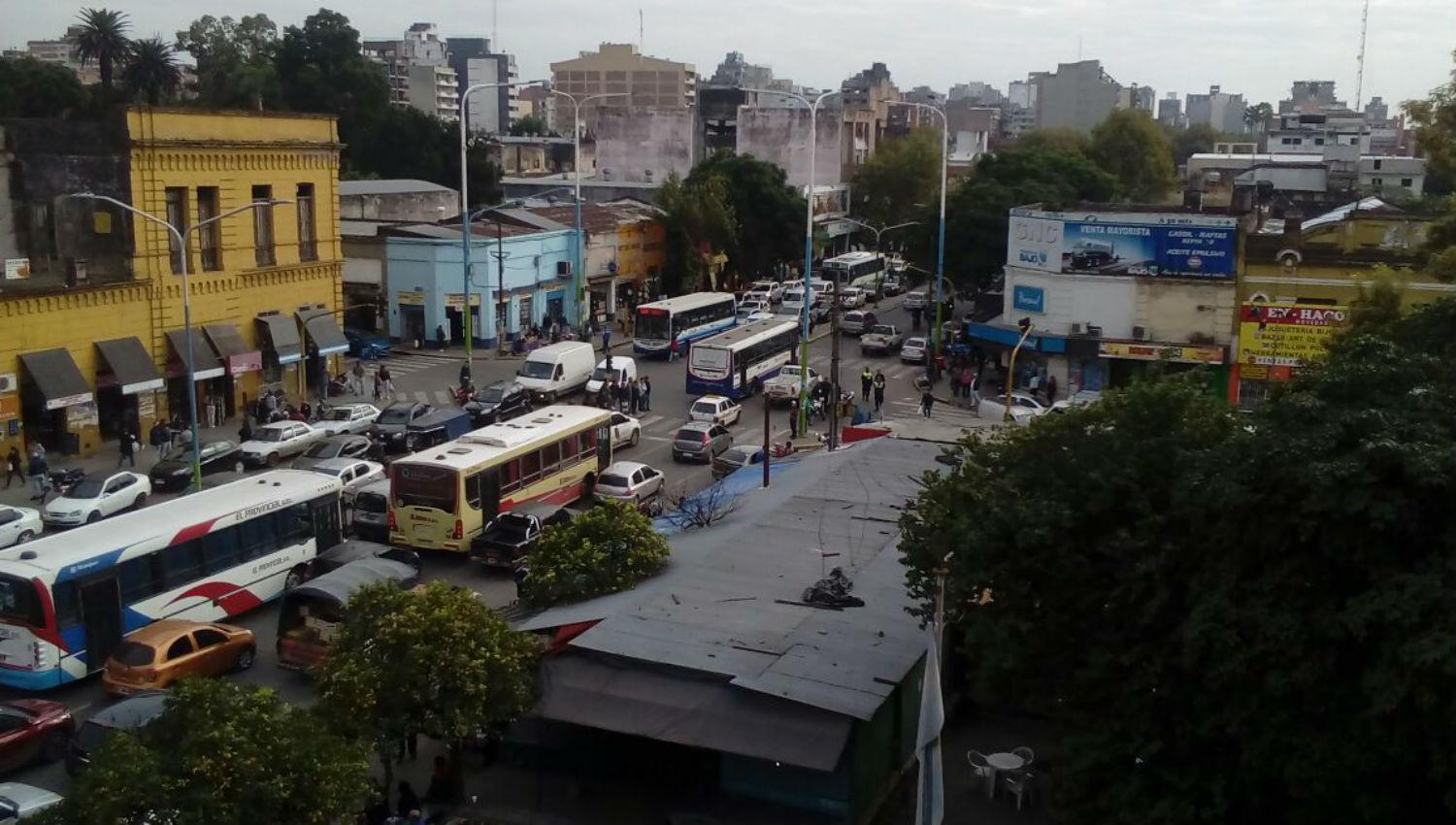 Paro y caos: el centro fue bloqueado por un centenar de taxistas