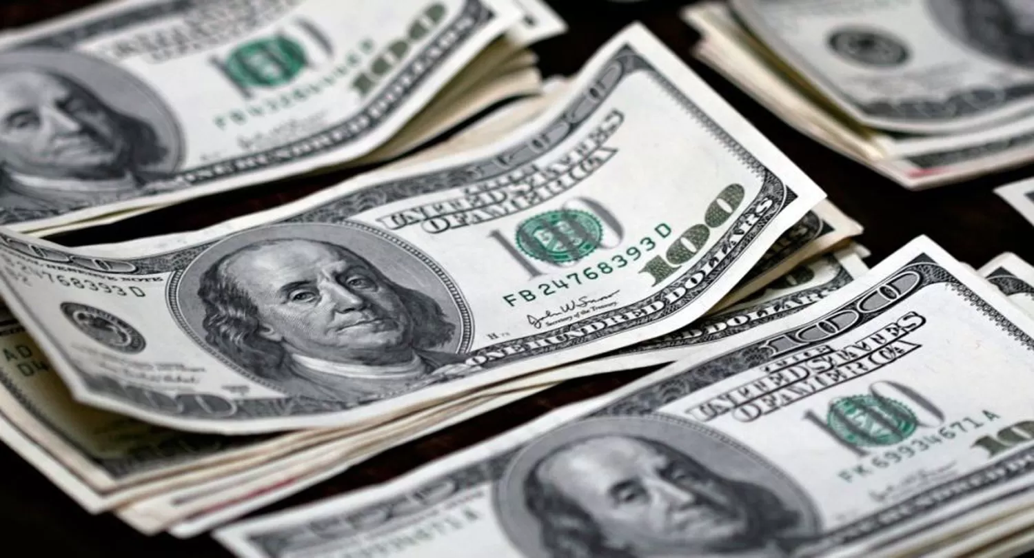 El dólar subió y volvió a superar los $ 25 para la venta minorista