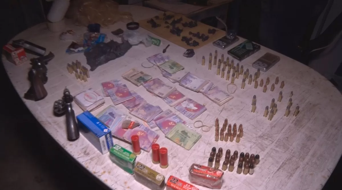 SALDO DEL OPERATIVO. Cocaína, marihuana, armas y más de $ 690.000. 