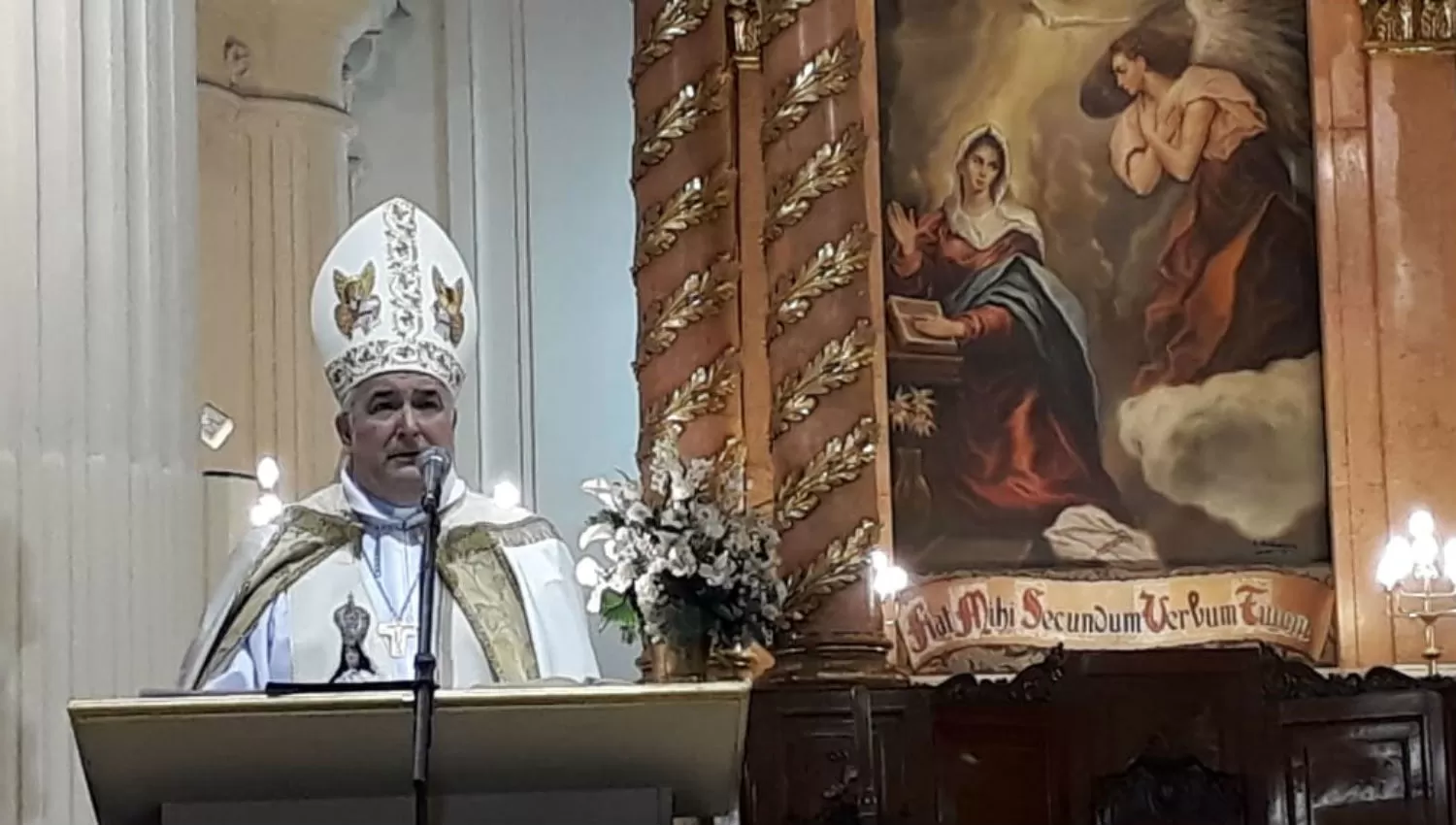 CARLOS SÁNCHEZ.  El Arzobispo instó a ser ‘constructores de la Patria’. FOTO DE ANALÍA JARAMILLO / LA GACETA
