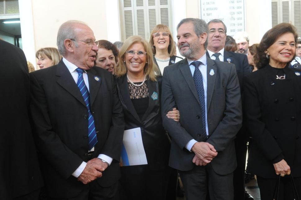 Bardón afirma que creció la entrega de títulos en la UNT