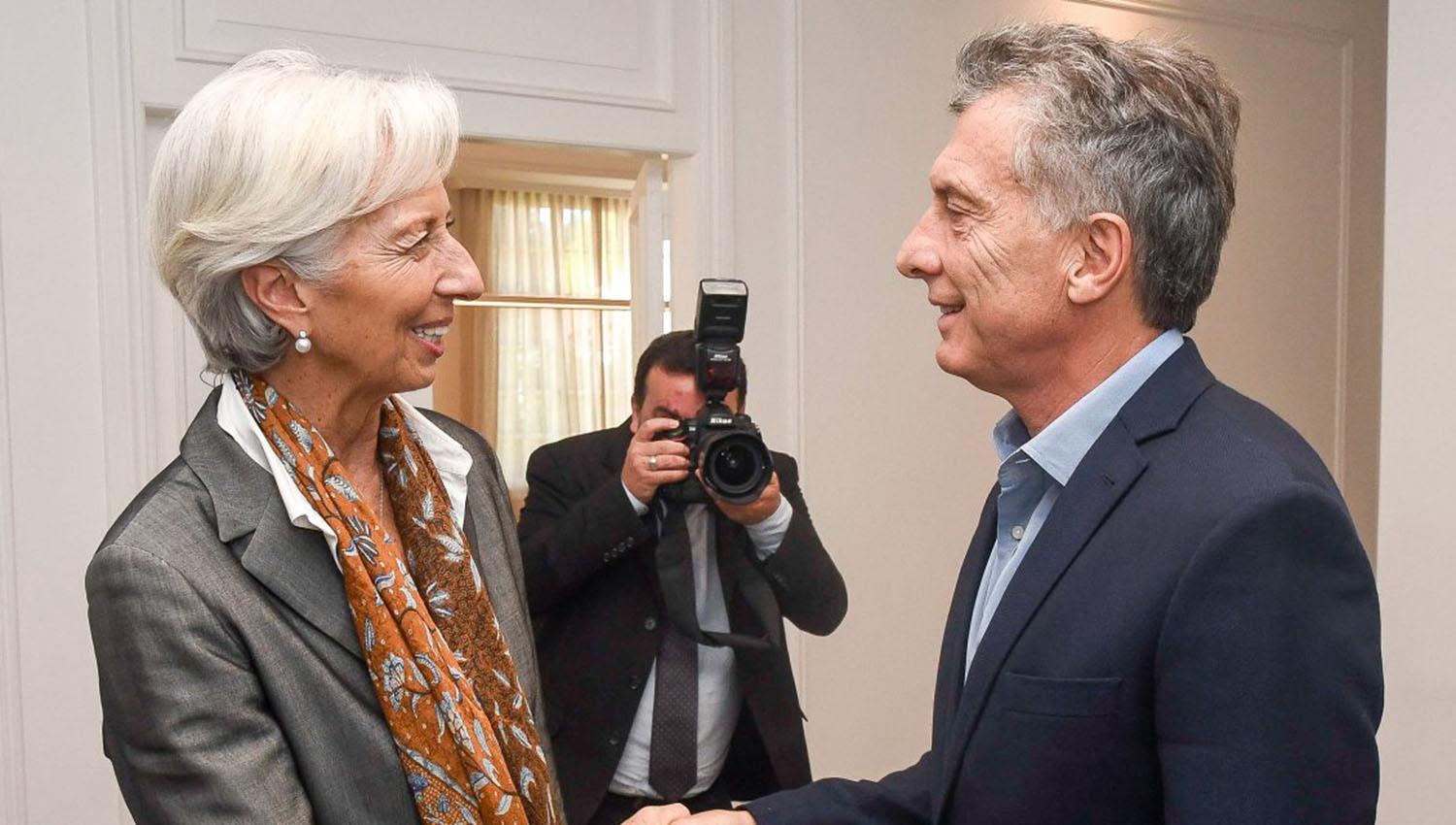 La directora gerente del Fondo Monetario Internacional (FMI), Christine Lagarde, junto al presidente, Mauricio Macri. ARCHIVO