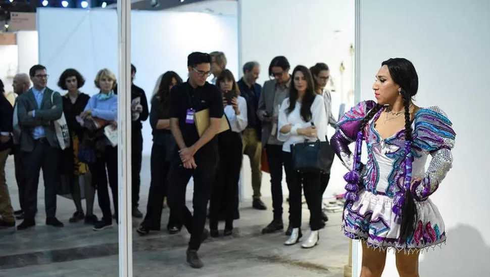LO MÁS NUEVO. La performance tiene su lugar en Barrio Joven, de arteBA. arteba