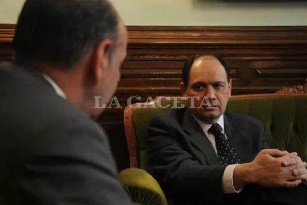 “Manzur no nombra a Gallo porque sabe que será un fiscal independiente”, dijo el legislador Aráoz