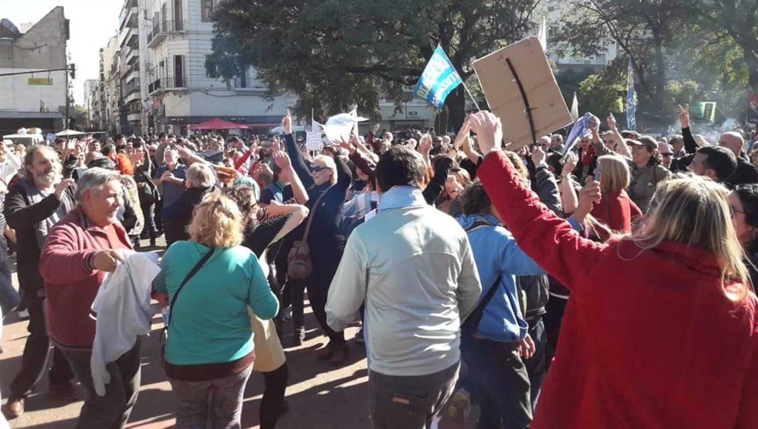 La marcha opositora del viernes estuvo nutrida por facciones del kirchnerismo. FOTO TOMADA DE CADENA3.COM