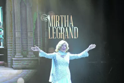 Pagaron por uno y vieron 30 personajes en escena