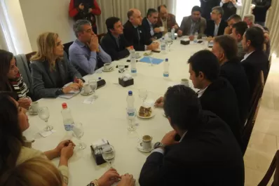 La oposición reactiva el debate electoral