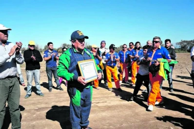 Elías consiguió la victoria en un inicio emotivo