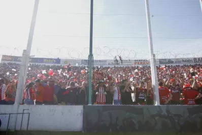 Los hinchas “santos” merecían un trato diferente