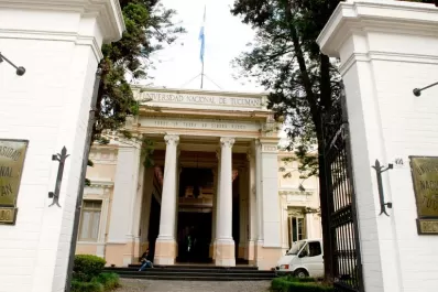 José García asume esta noche como rector de la Universidad