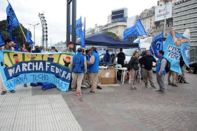 La Marcha Federal arrancó con misas y una olla popular