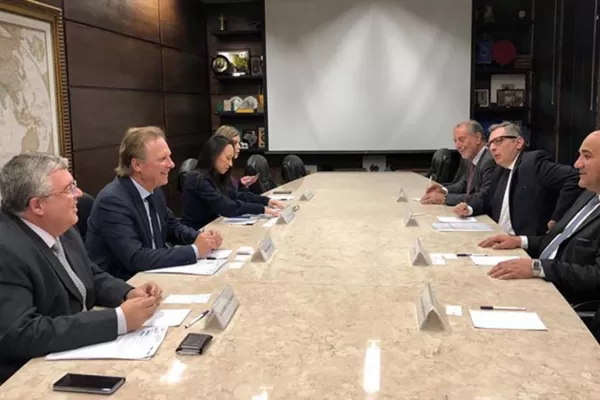 Manzur se reunió en Brasil con industriales de San Pablo