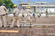 Según la Uocra, desde febrero se perdieron unos 2.000 puestos en la construcción
