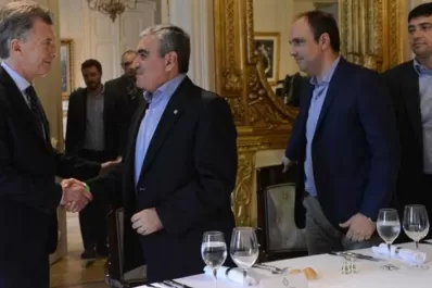 Macri dialoga ahora con intendentes por las tasas