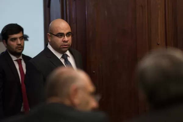 Un policía dio dos versiones sobre una reunión en Raco el mismo día que desapareció Paulina