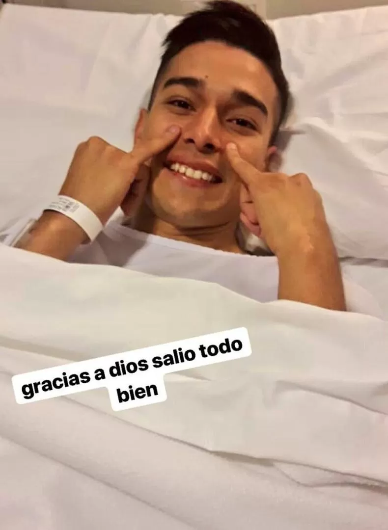 LO DIJO ÉL MISMO. Alvarez publicó una foto suya tras su operación en la ingle. instagram /favio.alvarez10