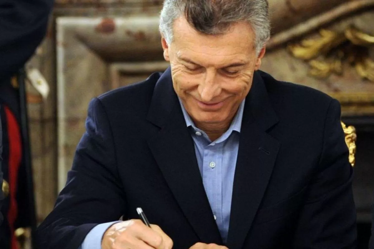 Antes de viajar a Salta, Macri dejó firmado el veto que anula la ley anti-tarifazos