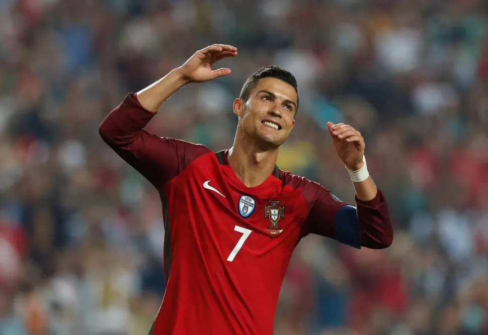 BUQUES INSIGNIA. Lionel Messi llevará Adidas; Cristiano Ronaldo irá con Nike. reuters