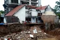 Derrumbe en la Mate de Luna: tres estruendos, mucho miedo y acusaciones cruzadas