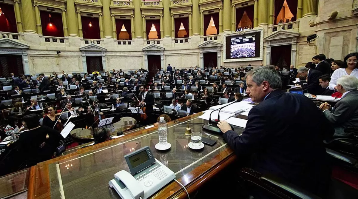 La oposición buscó darle media sanción al proyecto que limita la suba de tarifas. LA GACETA/ ARCHIVO
