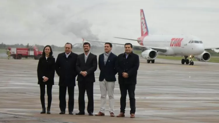 Se inauguró la nueva ruta aérea que une Tucumán con San Pablo