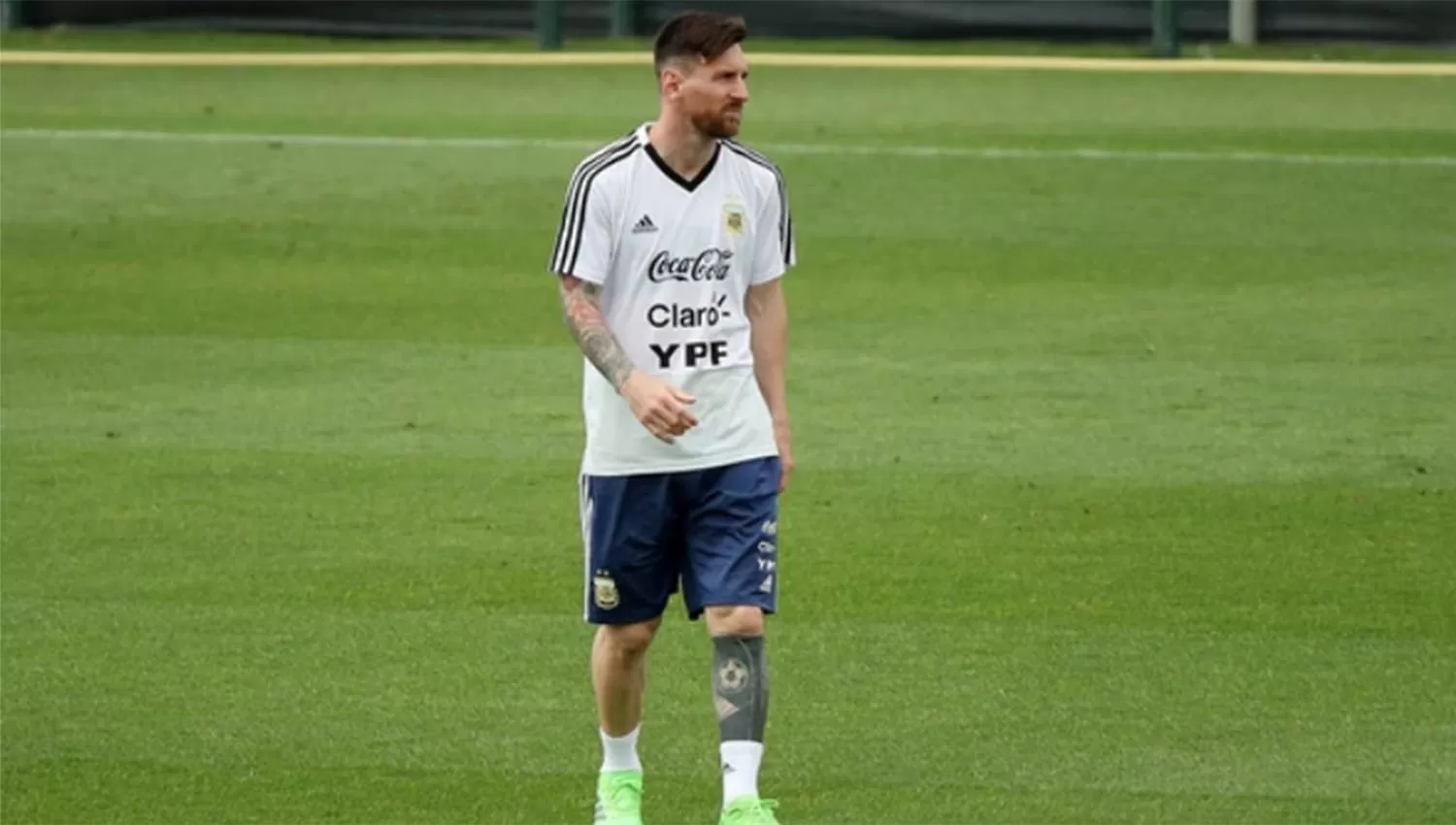 Lionel Messi, durante el último entrenamiento de Argentina en Barcelona. REUTERS