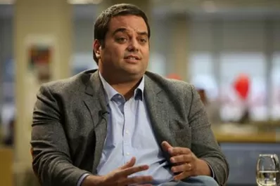 Triaca abre la posibilidad de debatir mejoras en los salarios