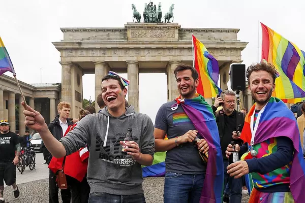 Alemania pide perdón a los homosexuales por los crímenes del nazismo