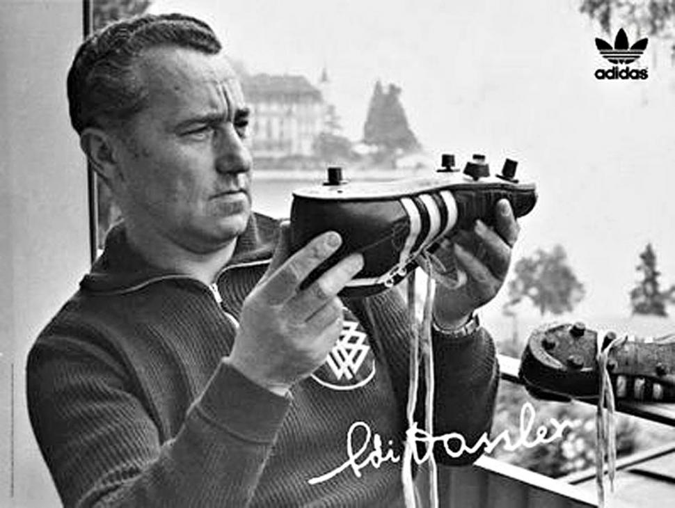 EL “ZAPATERO DE LA NACIÓN”. Así fue bautizado Adi Dassler, creador de Adidas, cuando calzó a Alemania en Suiza 1954. 