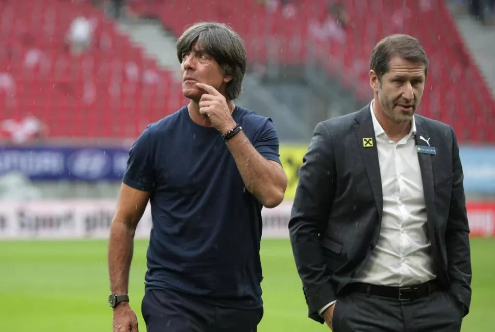 AUTOCRÍTICO. A Joachim Löw no le gustó nada cómo jugó Alemania. Reuters