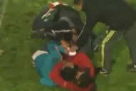 En el campo de juego: una feroz pelea entre hinchas de San Martín pudo terminar en tragedia