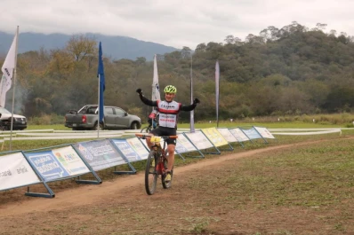 Jorge Biazzo ratificó su gran momento y consiguió una notable victoria en el circuito de Tapia