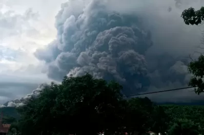 Impactante: la erupción de un volcán de fuego dejó 25 muertos en Guatemala