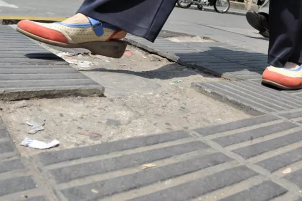 Proponen un programa para unificar los diseños de veredas en San Miguel de Tucumán