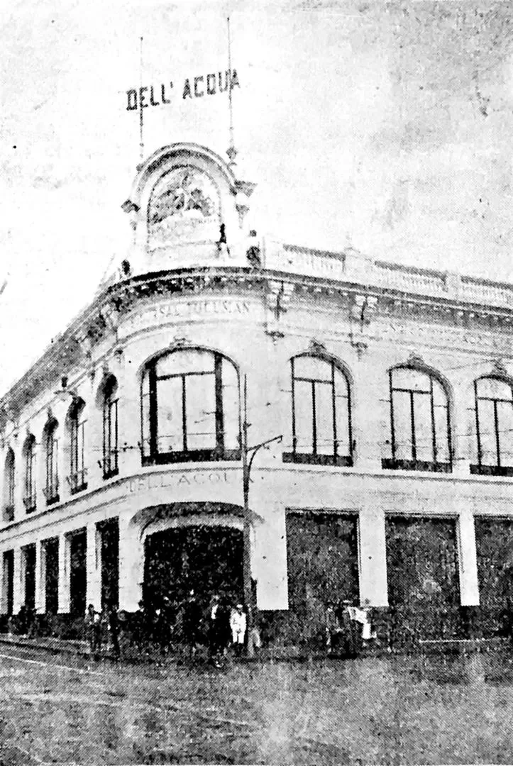 INAUGURACIÓN. Esta foto es del 11 de mayo de 1926,cuando Dell’Acqua inauguró su sucursal, en la esquinade 25 de Mayo y Las Heras (hoy San Martín). 