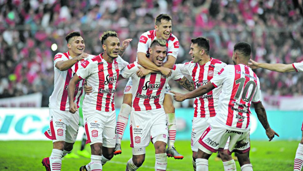 San Martín entra a la Superliga por la puerta grande