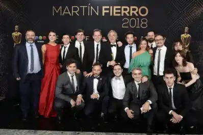 “Un gallo para Esculapio” arrasó los Martín Fierro
