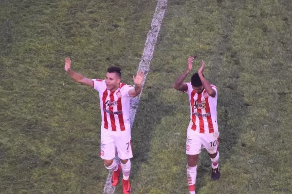 Rodríguez y Martínez fueron decisivos en la campaña y celebraron como hinchas