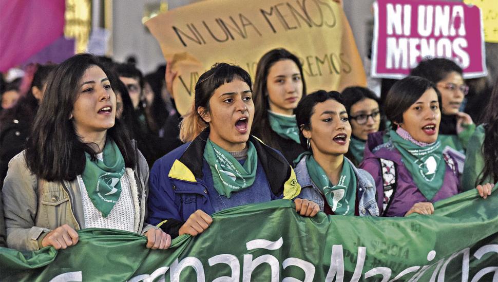 Masiva marcha en contra de la violencia sexual