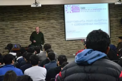 Semana de la Ingeniería | “La cibernética es el arma de esta  tercera guerra mundial ’’ asegura Juan Pablo Hecht