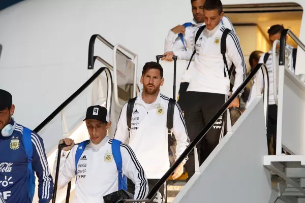 La selección argentina llegó a Rusia y se instala en su búnker en las afueras de Moscú