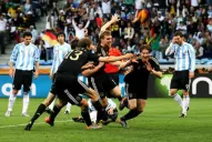 Sudáfrica 2010: la chance para el “10” y el golpe a su corazón