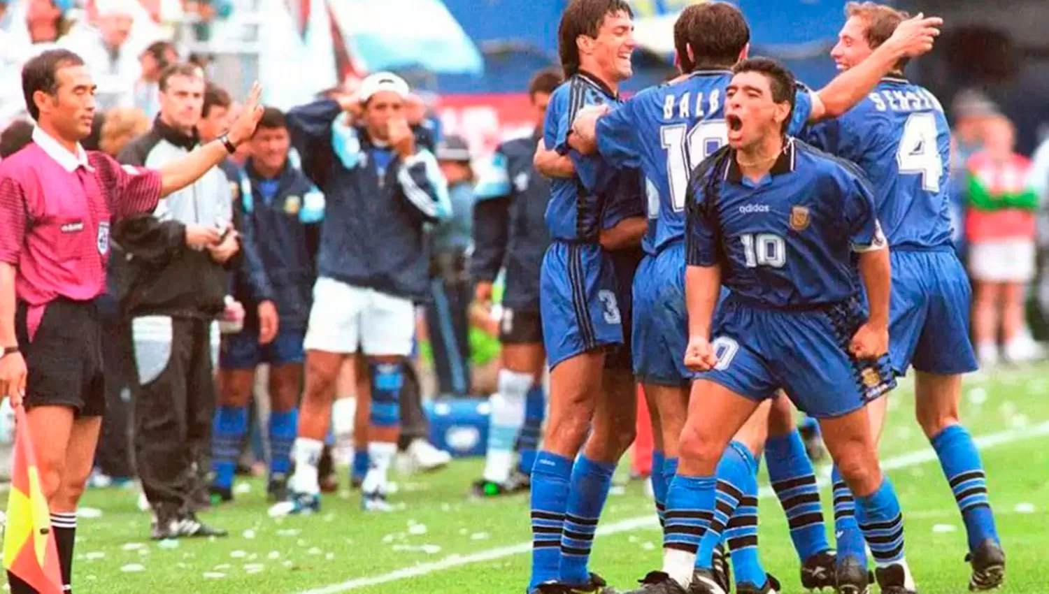 MUNDIAL ESTADOS UNIDOS 1994. El último duelo de Maradona fue ante el debutante Grecia, que cayó por 4-0. 